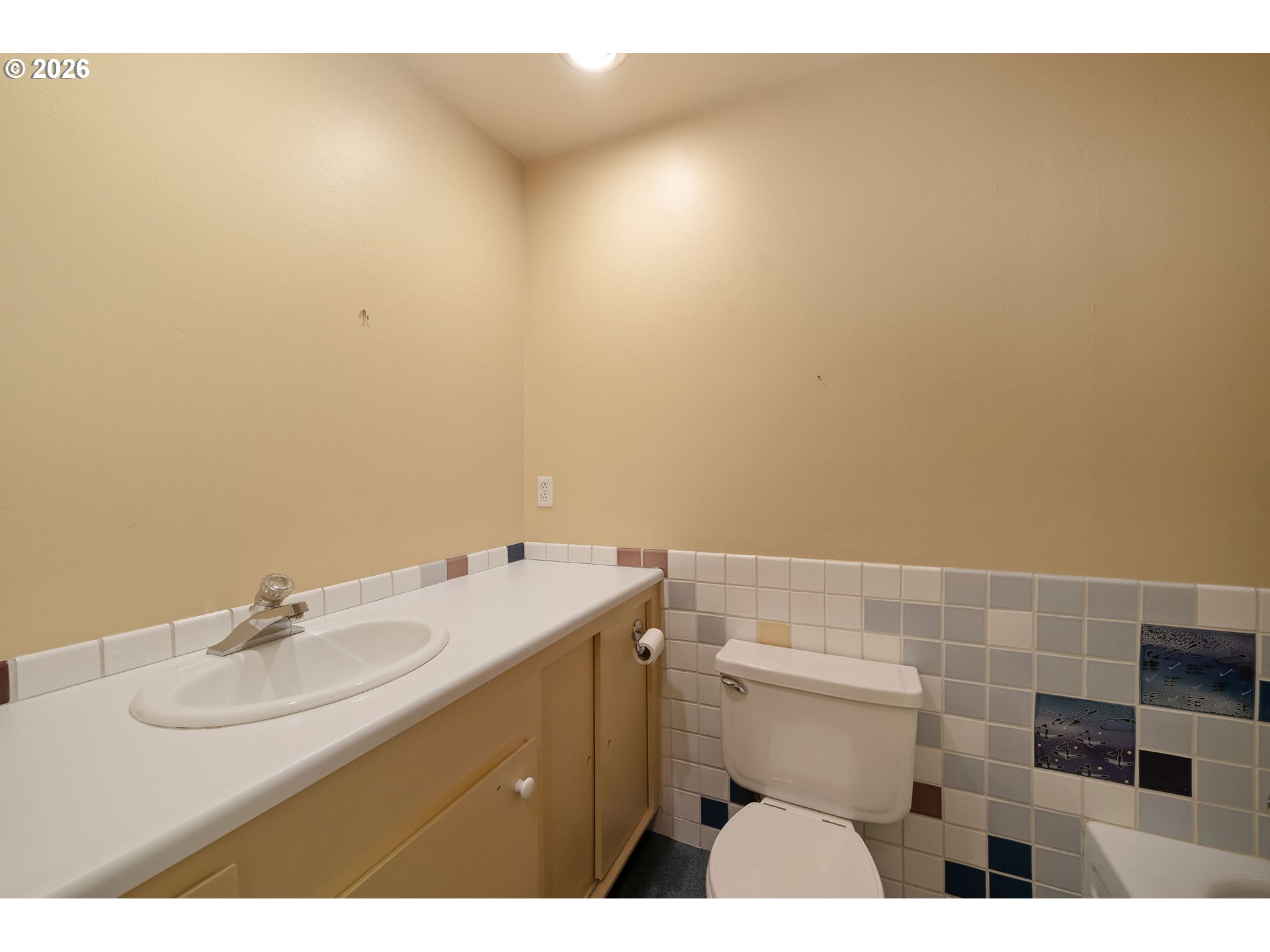 7190 Southwest Raleighwood Lane Portland, OR 97225 - Photo 13 of 40 Bathroom