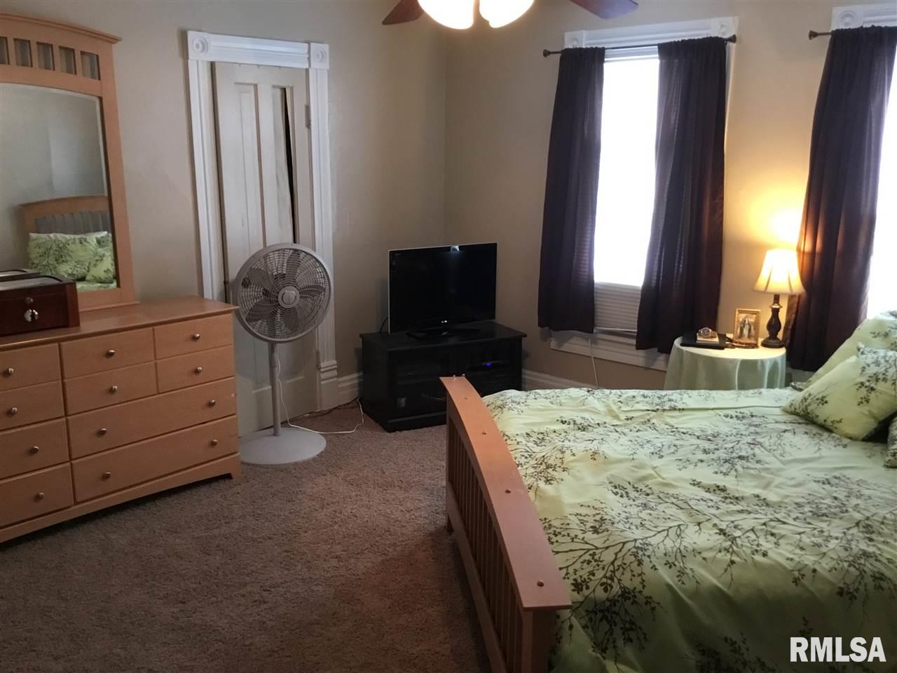 227 39th Street Moline, IL 61265 - Photo 11 of 21 Gallery Image 11