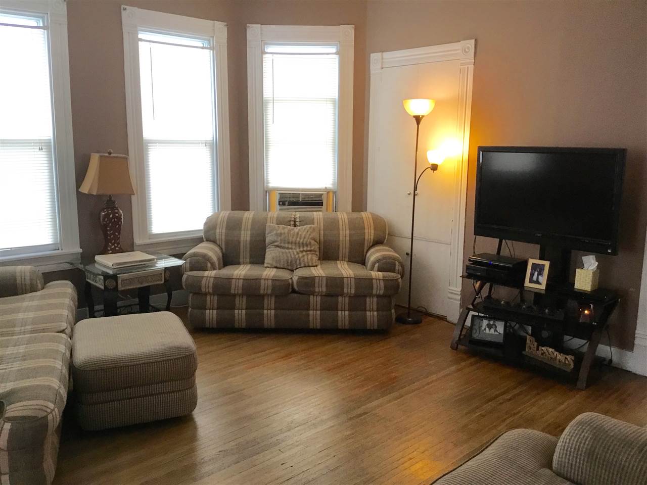 227 39th Street Moline, IL 61265 - Photo 3 of 21 Gallery Image 3