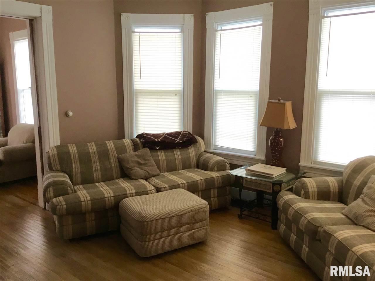 227 39th Street Moline, IL 61265 - Photo 4 of 21 Gallery Image 4