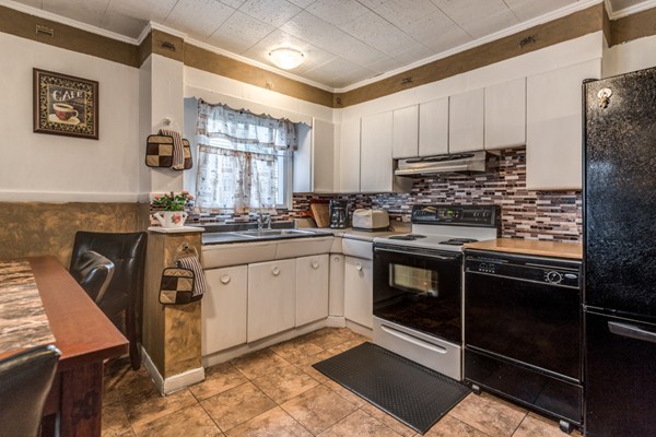 53 Grant Road Malden, MA 02148 - Photo 10 of 17 Gallery Image 10