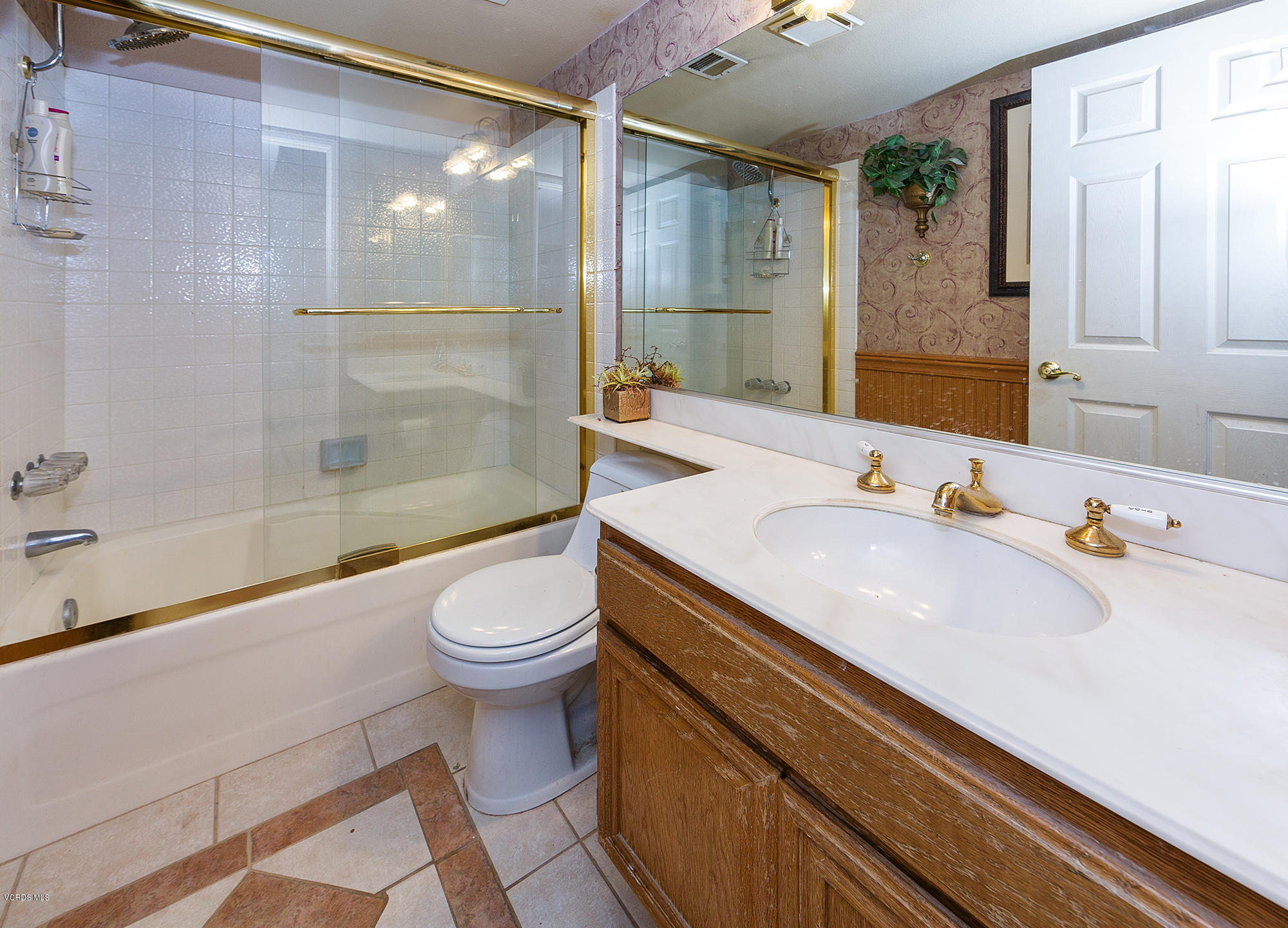 12590 Crystal Ranch Road Moorpark, CA 93021 - Photo 17 of 21 a bathroom with a sink a toilet and shower