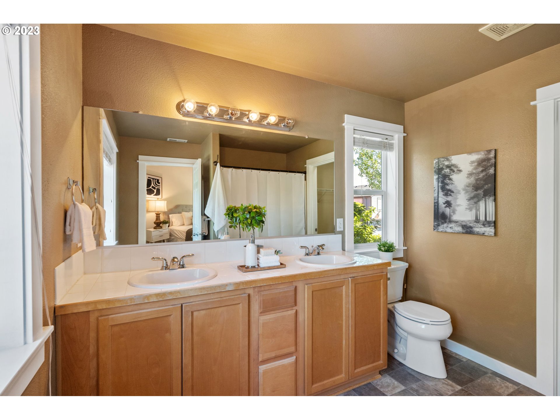 276 North 7th Avenue Cornelius, OR 97113 - Photo 25 of 43 Bathroom, Attached