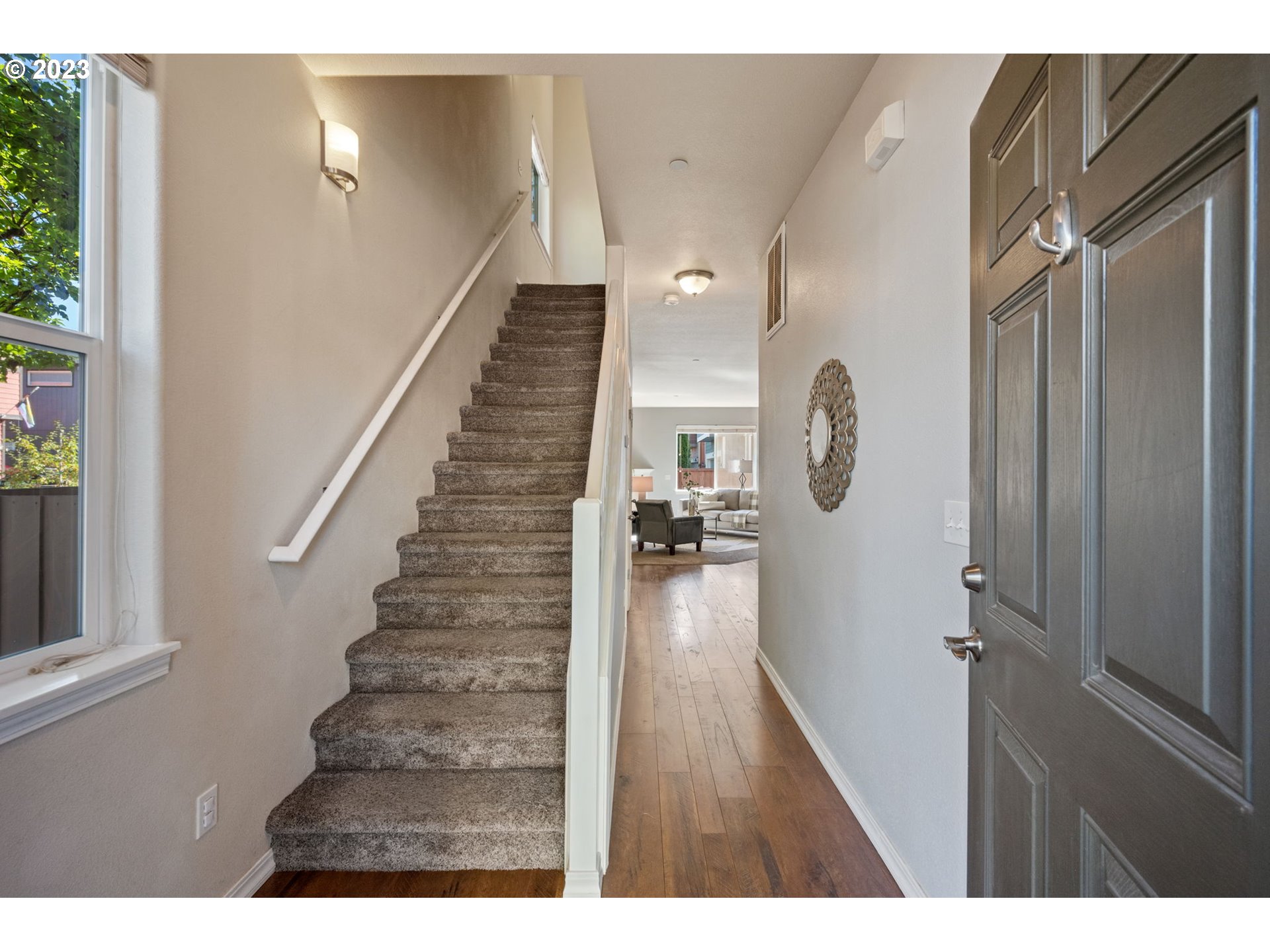 276 North 7th Avenue Cornelius, OR 97113 - Photo 6 of 43 Entrance/Foyer