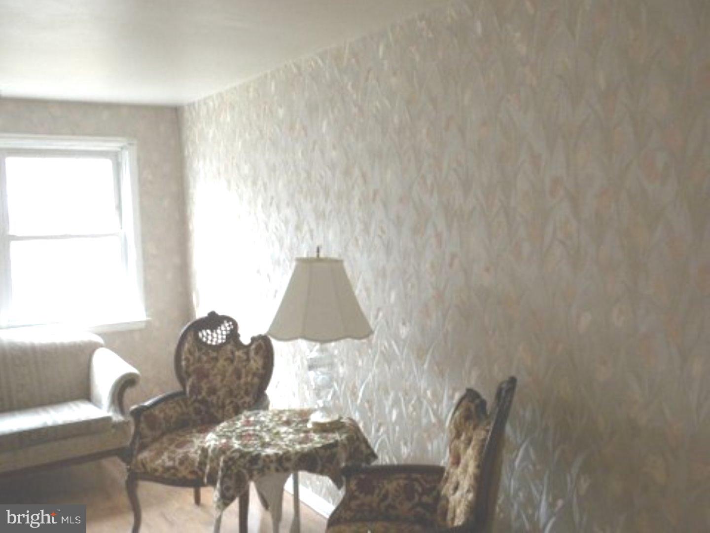 214 Overlook Road Philadelphia, PA 19128 - Photo 5 of 20 Living Room