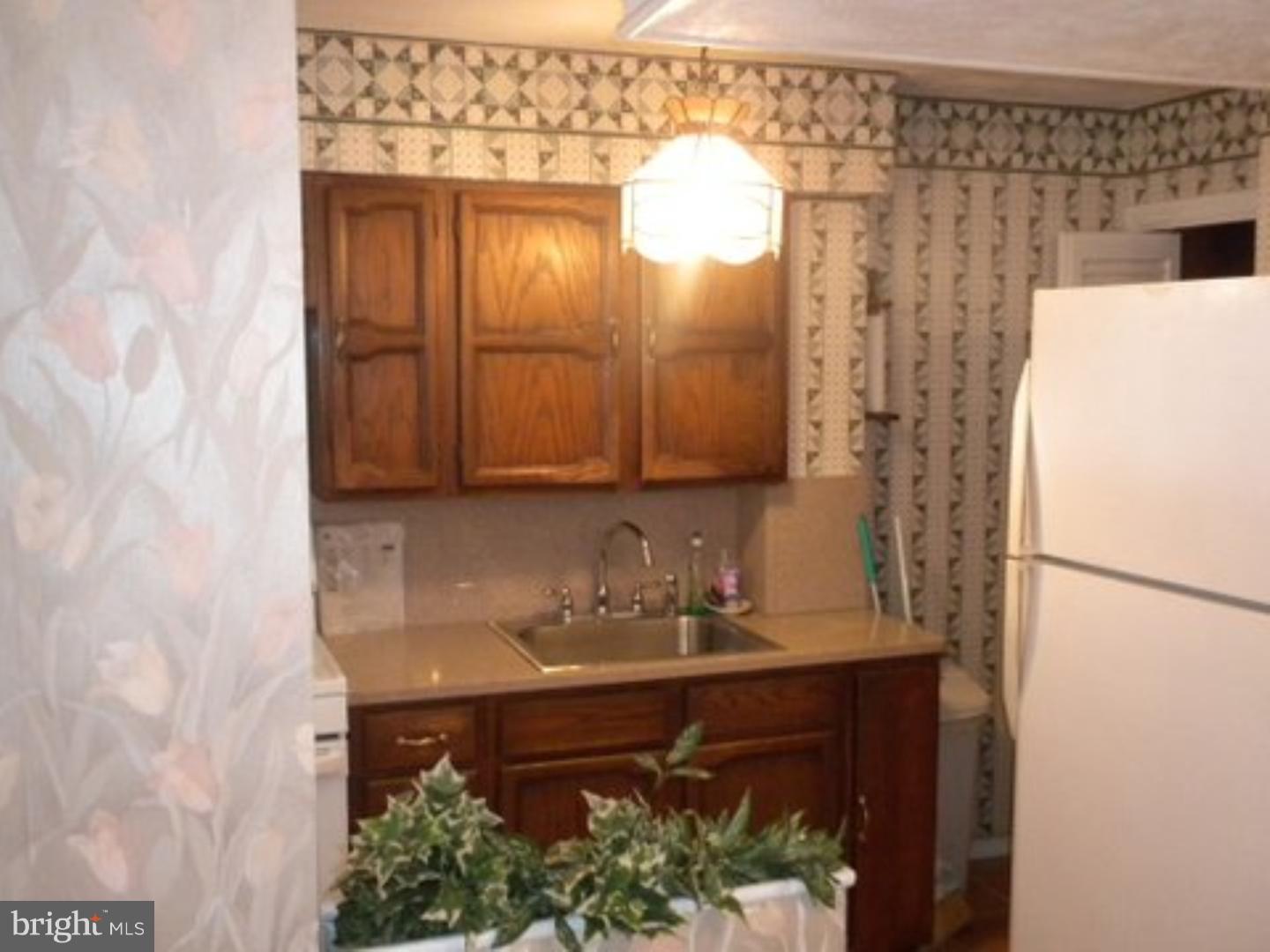214 Overlook Road Philadelphia, PA 19128 - Photo 8 of 20 Kitchen