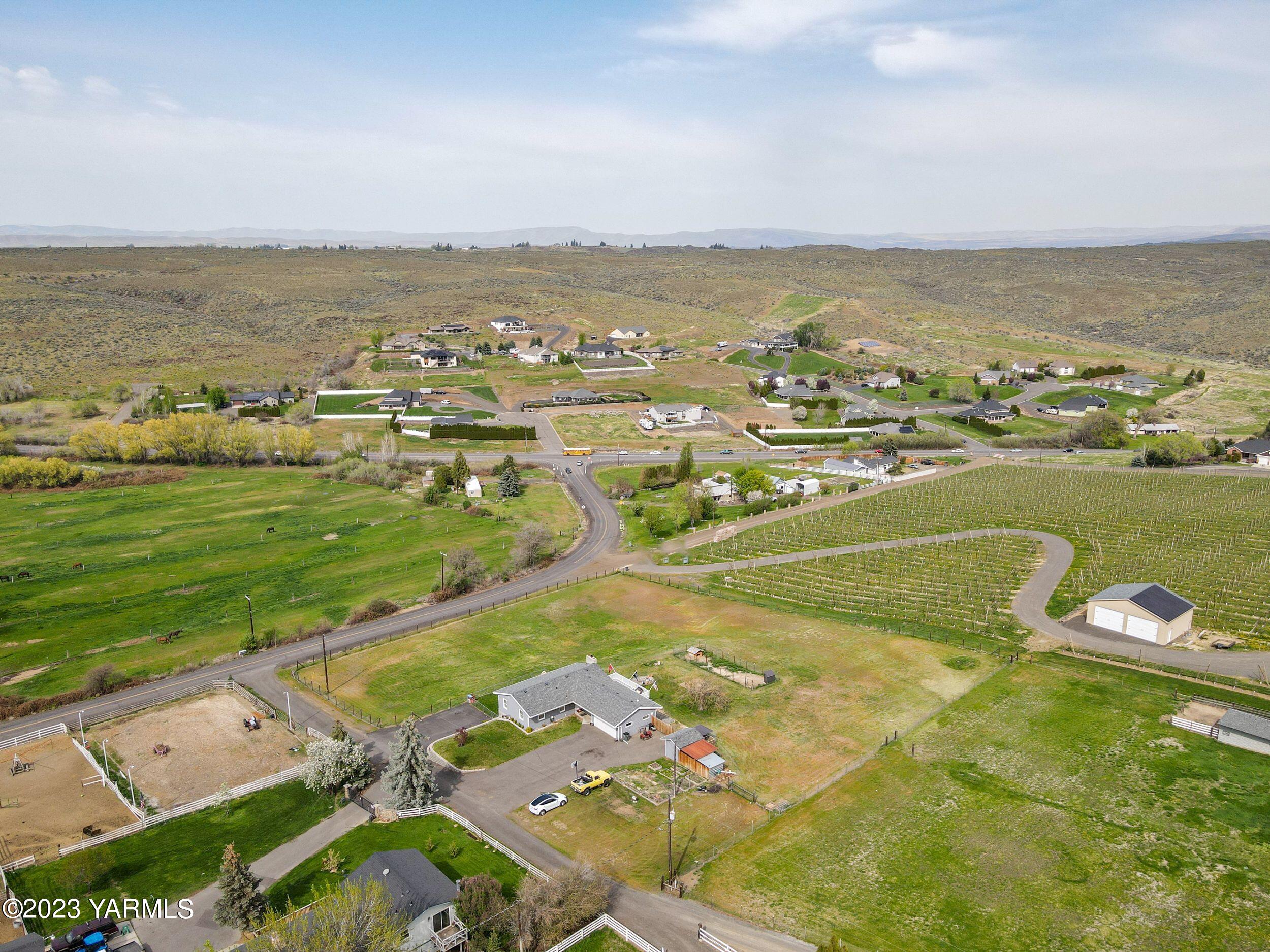 11902 Marble Road Yakima, WA 98908 - Photo 26 of 29 an aerial view of a city with ocean view