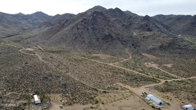 a view of a dry field