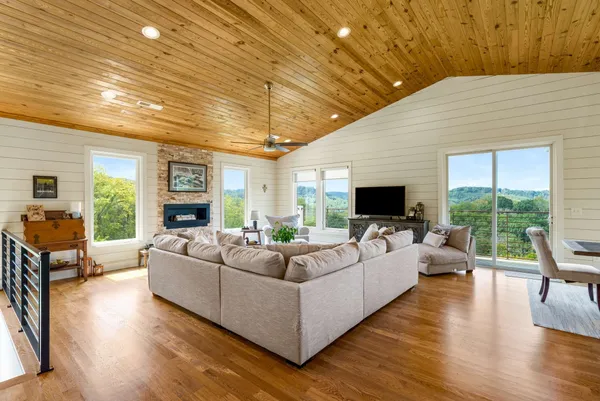 $925,000 | 132 Highbridge Drive, Smithville, TN 37166