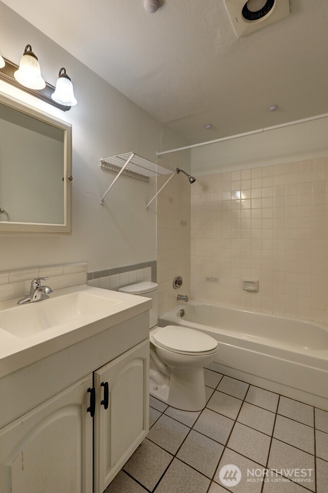 8100 Delridge Way Southwest Seattle, WA 98106 - Photo 16 of 23 Gallery Image 16