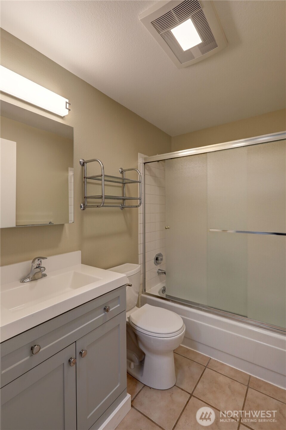 8100 Delridge Way Southwest Seattle, WA 98106 - Photo 9 of 23 Gallery Image 9