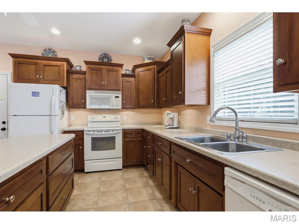 2041 Compass Circle Perryville, MO 63775 - Photo 22 of 60