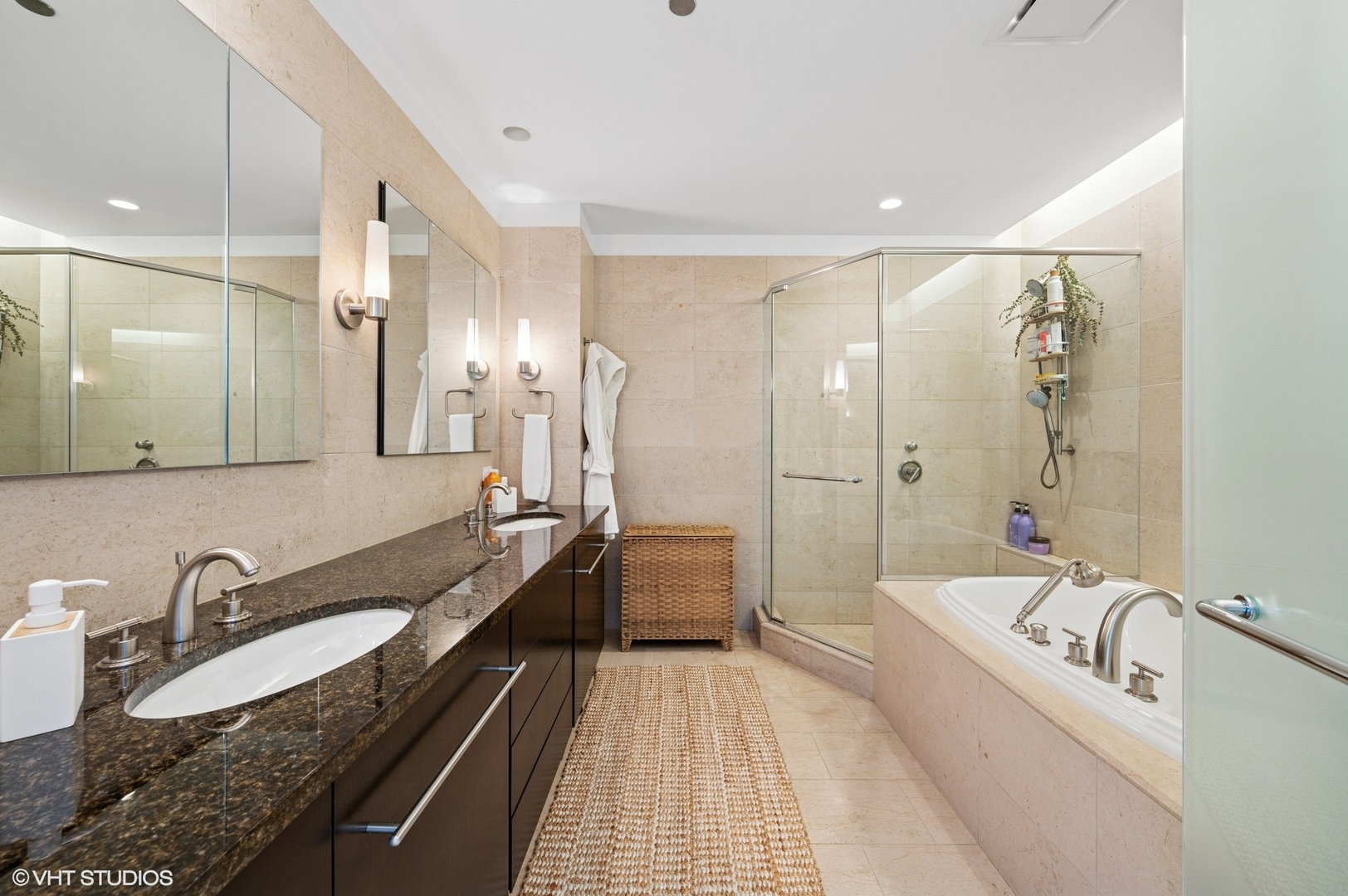 401 North Wabash Avenue, Unit 82B Chicago, IL 60611 - Photo 13 of 35