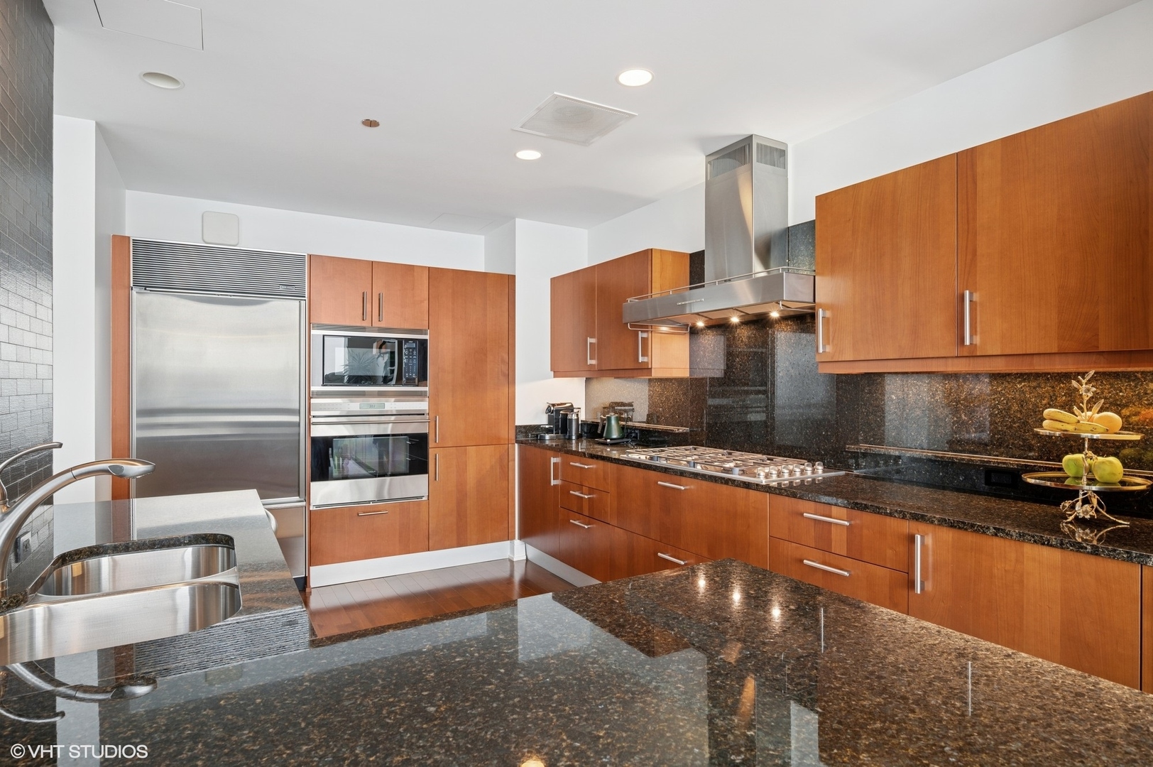 401 North Wabash Avenue, Unit 82B Chicago, IL 60611 - Photo 8 of 35