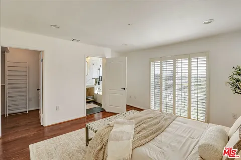 $999,000 | 7301 West Manchester Avenue, Unit 117, Los Angeles, CA 90045