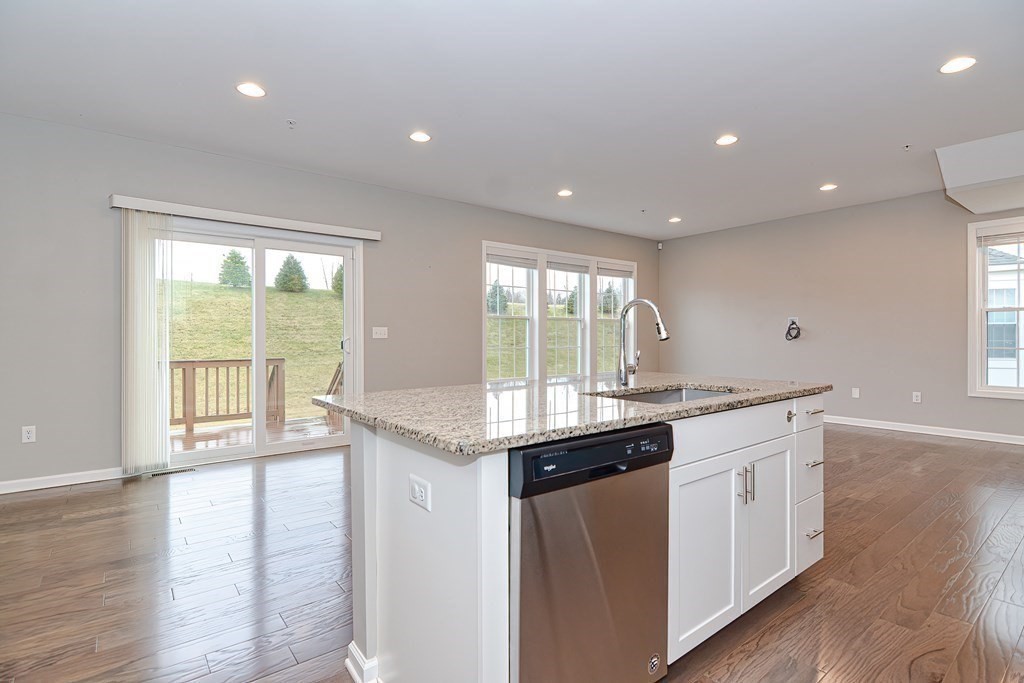 22 Locust Lane, Unit 22 Hopkinton, MA 01748 - Photo 8 of 33