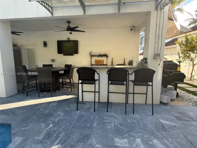 a view of livingroom with furniture