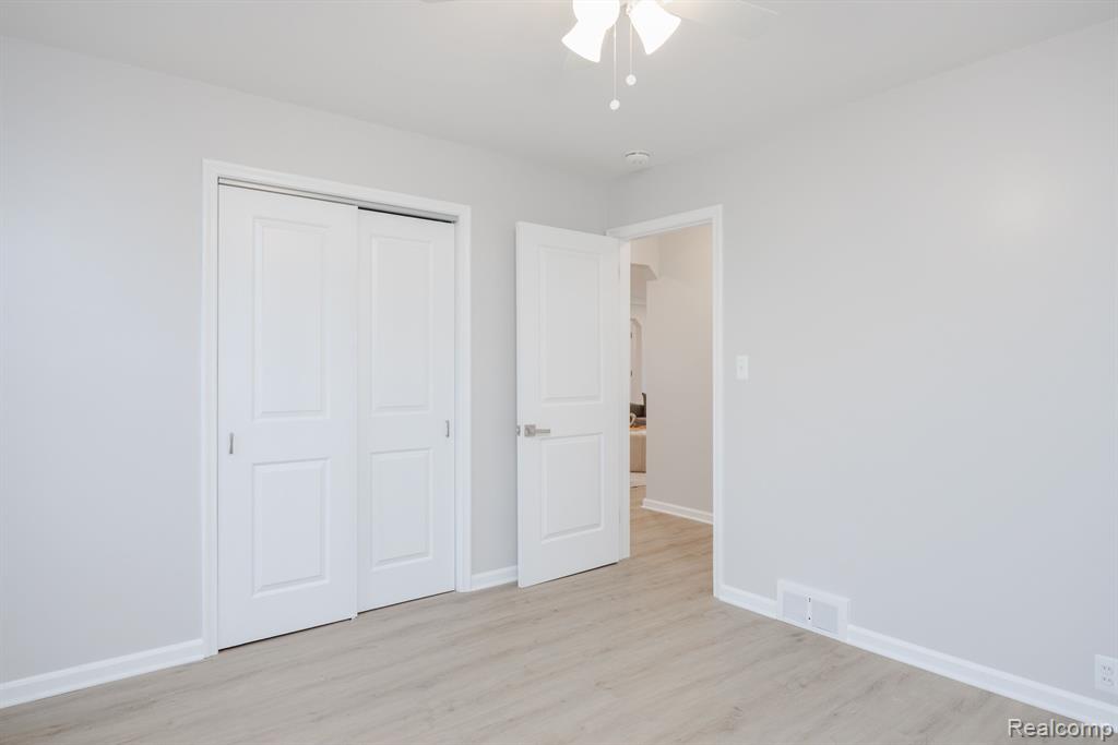 1337 Torrey Road Grosse Pointe Woods, MI 48236 - Photo 17 of 31