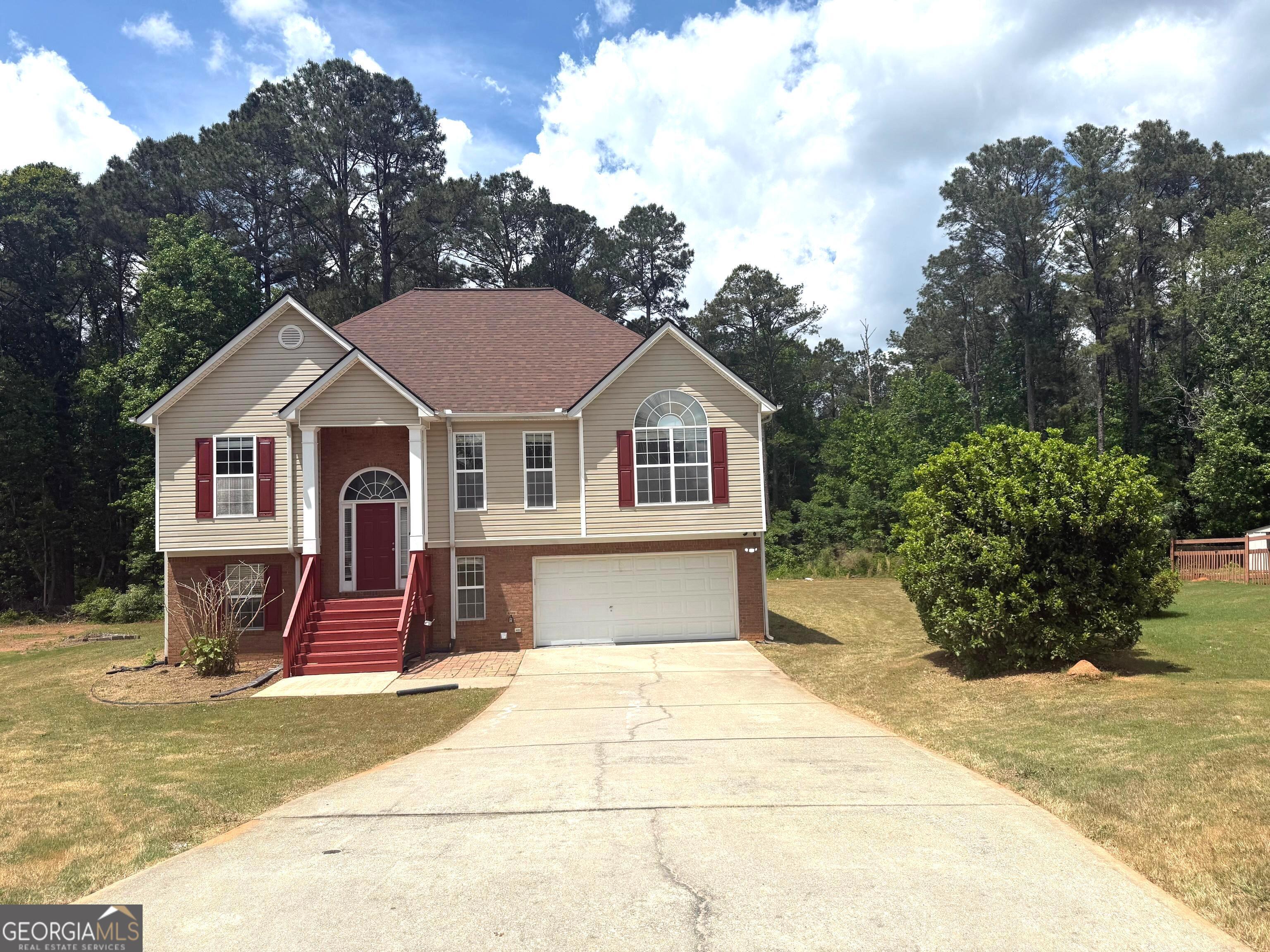 933 Gettysburg Way Locust Grove, GA 30248 - Photo 2 of 32