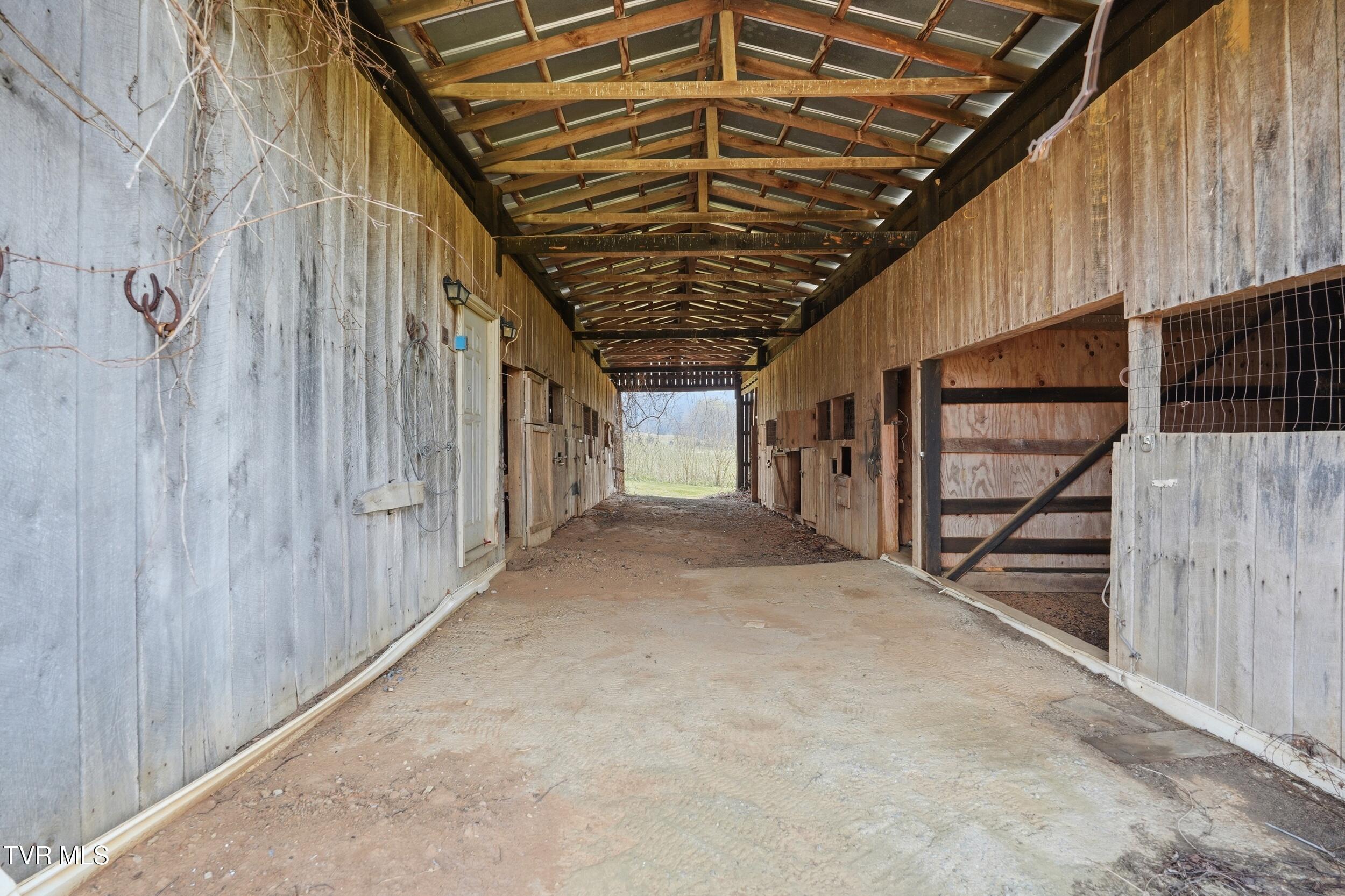 445 Sliger Road Jonesborough, TN 37659 - Photo 32 of 40 33_dsc08493