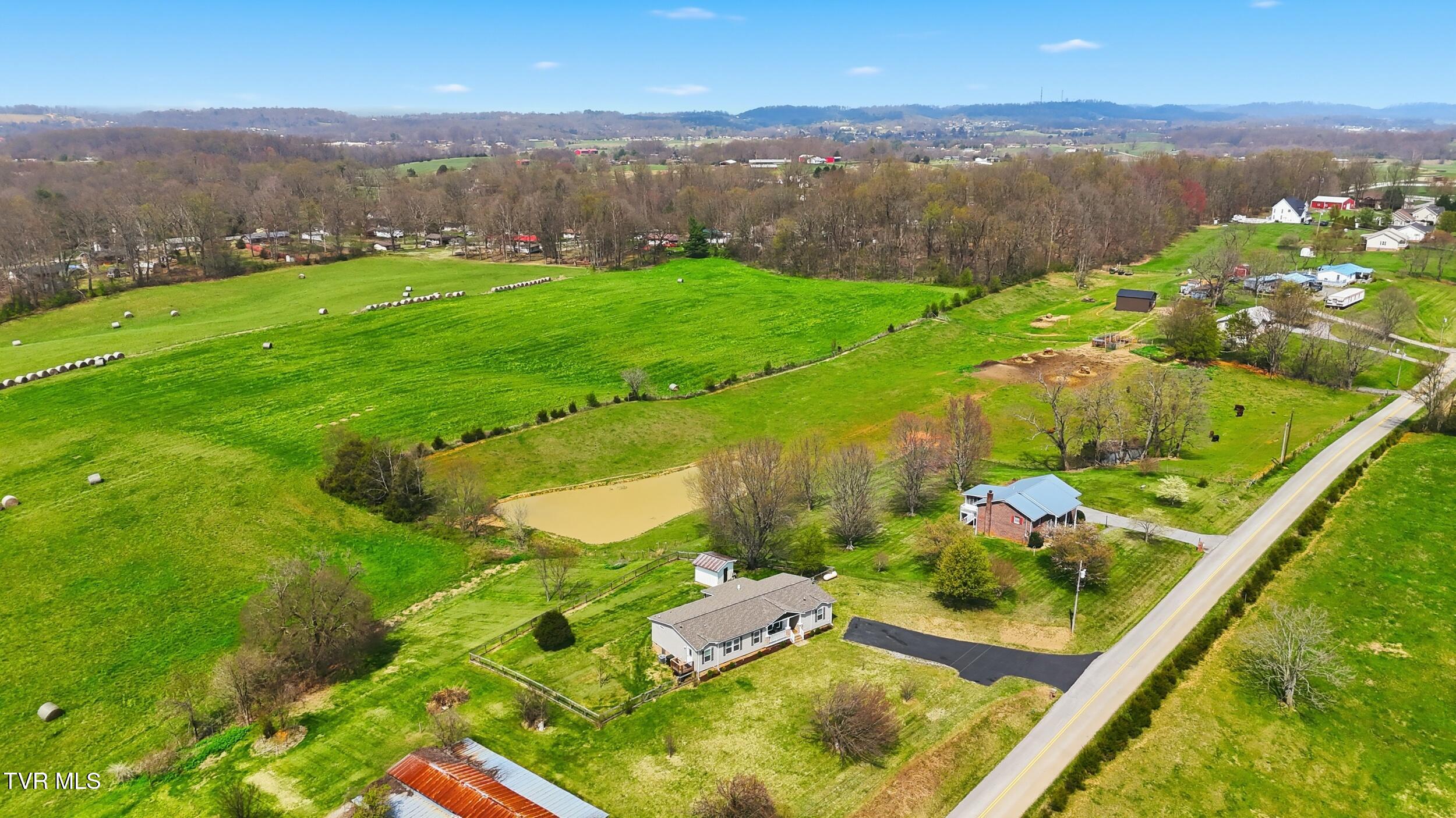 445 Sliger Road Jonesborough, TN 37659 - Photo 35 of 40 36_dji_20260326132927_0357_d