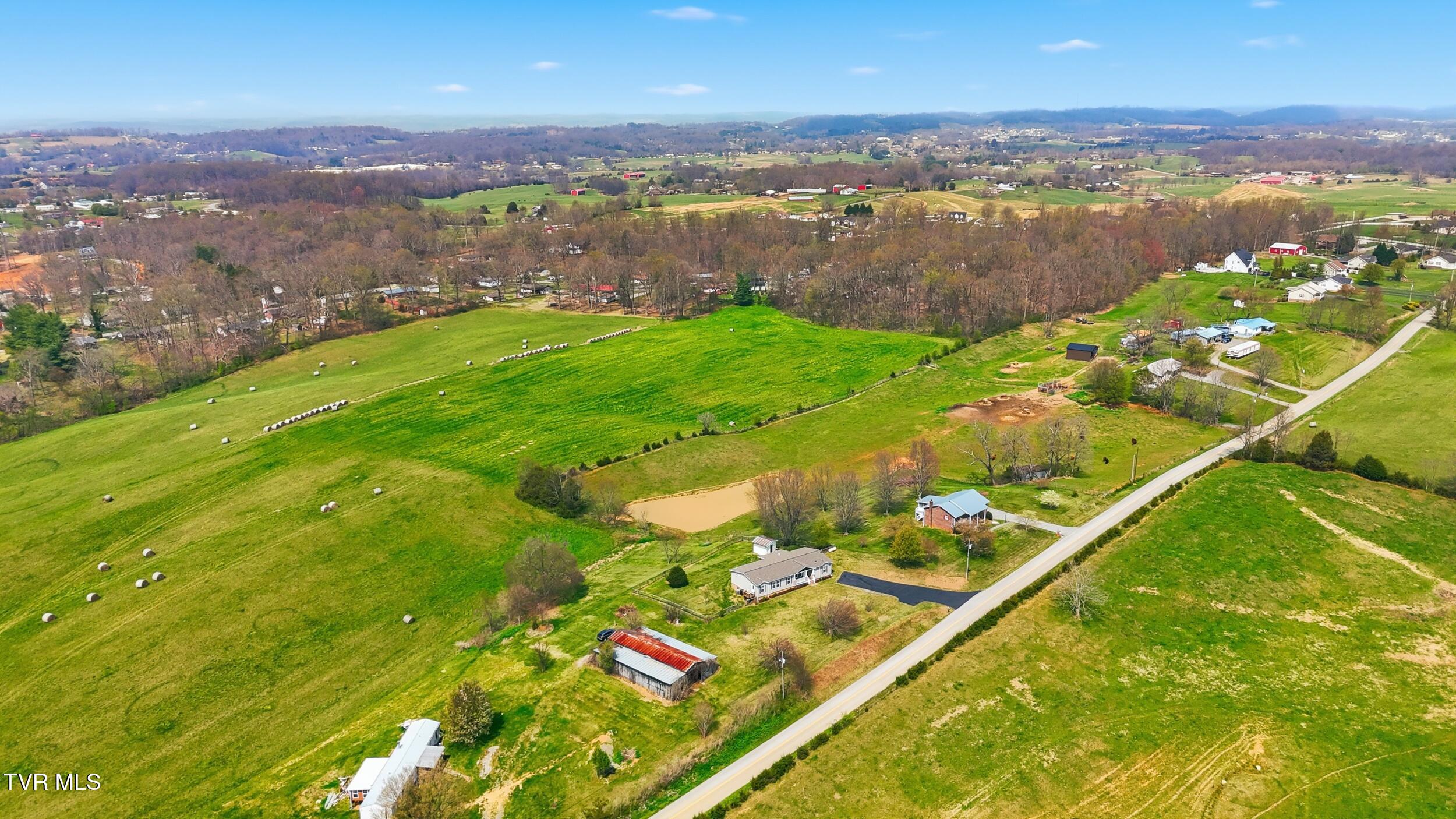 445 Sliger Road Jonesborough, TN 37659 - Photo 36 of 40 37_dji_20260326133004_0358_d