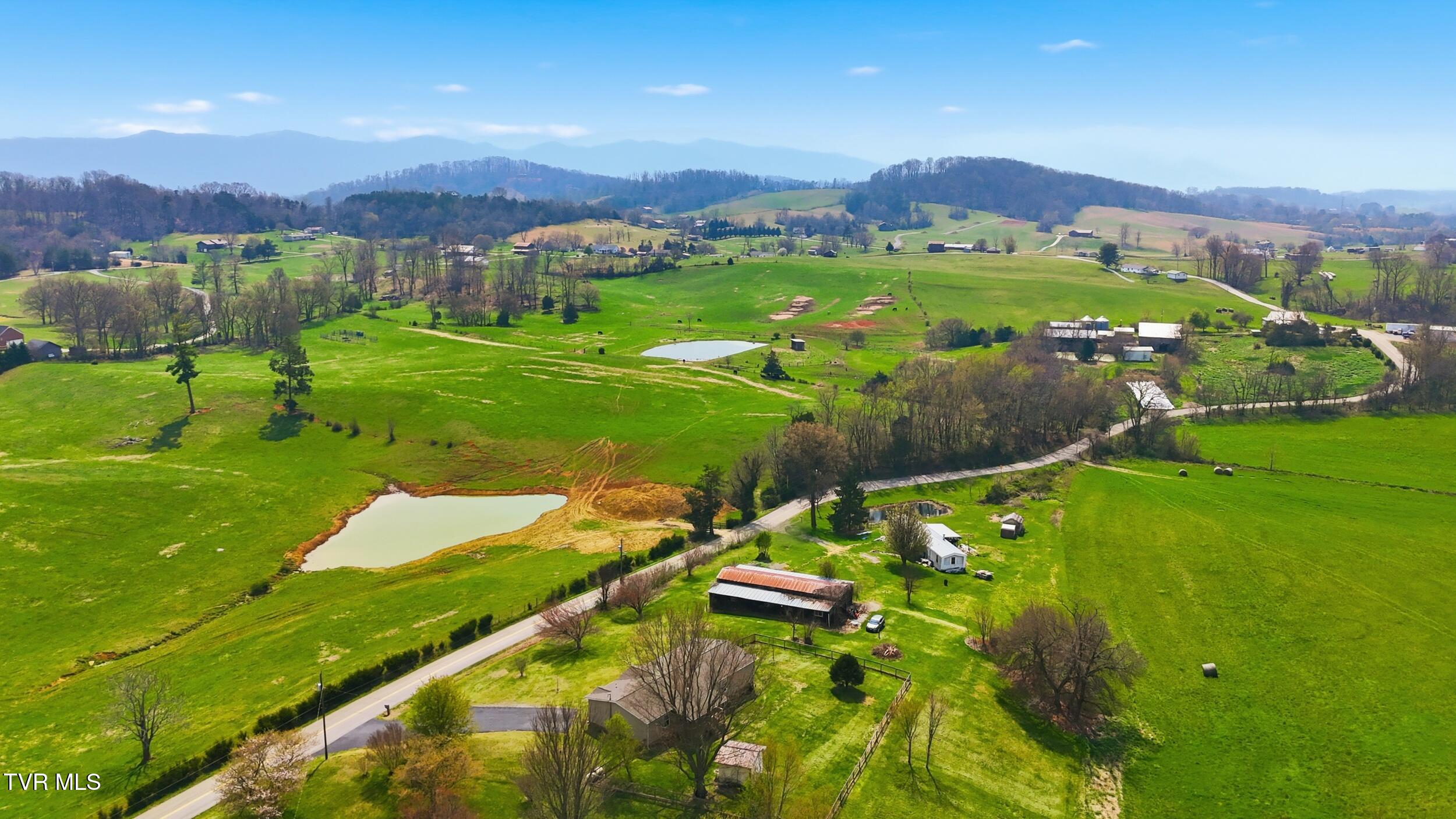 445 Sliger Road Jonesborough, TN 37659 - Photo 39 of 40 40_dji_20260326133104_0361_d