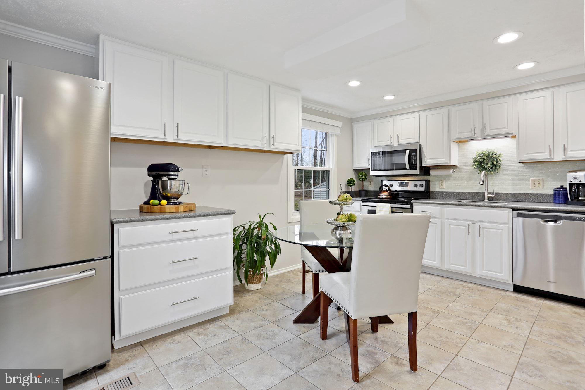 11953 Appling Valley Road Fairfax, VA 22030 - Photo 12 of 35 Gallery Image 12