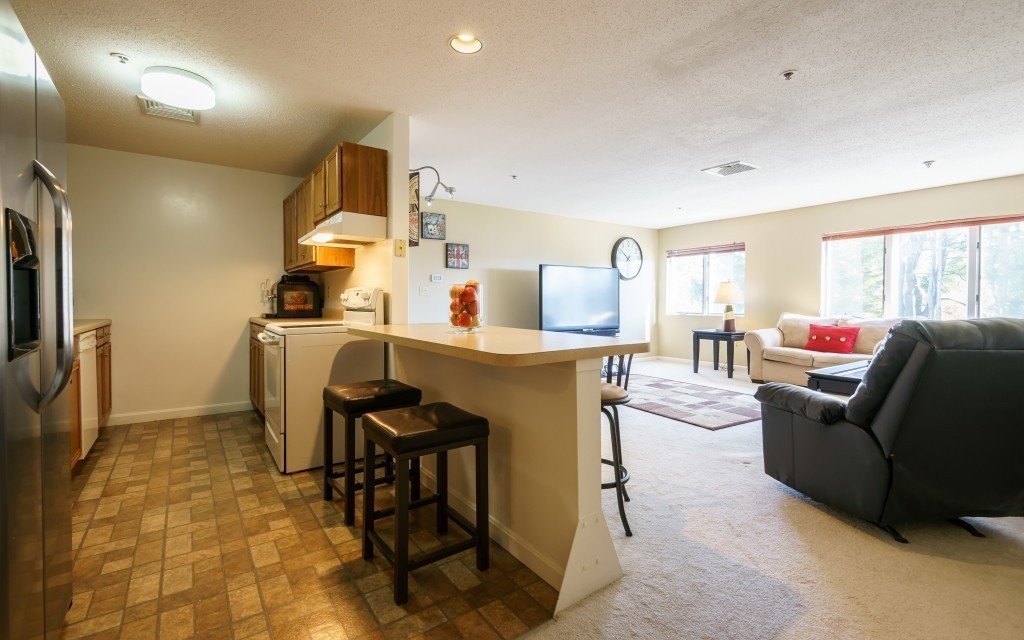 36 Dunham Road, Unit 206 Beverly, MA 01915 - Photo 4 of 18 Gallery Image 4