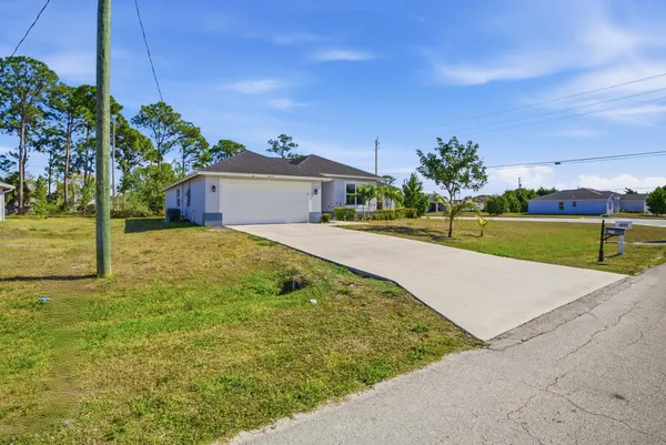 $3,700 | 4593 Southwest Bradbury Street, Port St. Lucie, FL 34953