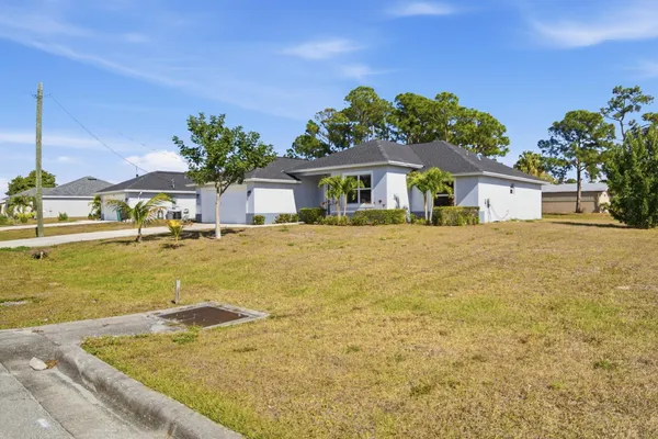 $3,700 | 4593 Southwest Bradbury Street, Port St. Lucie, FL 34953