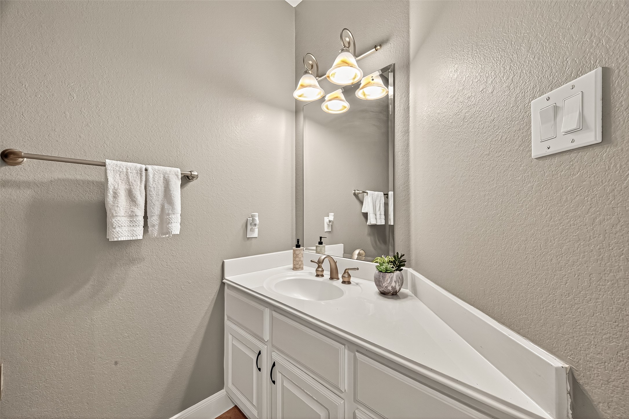 4802 North Pine Brook Way Houston, TX 77059 - Photo 20 of 47