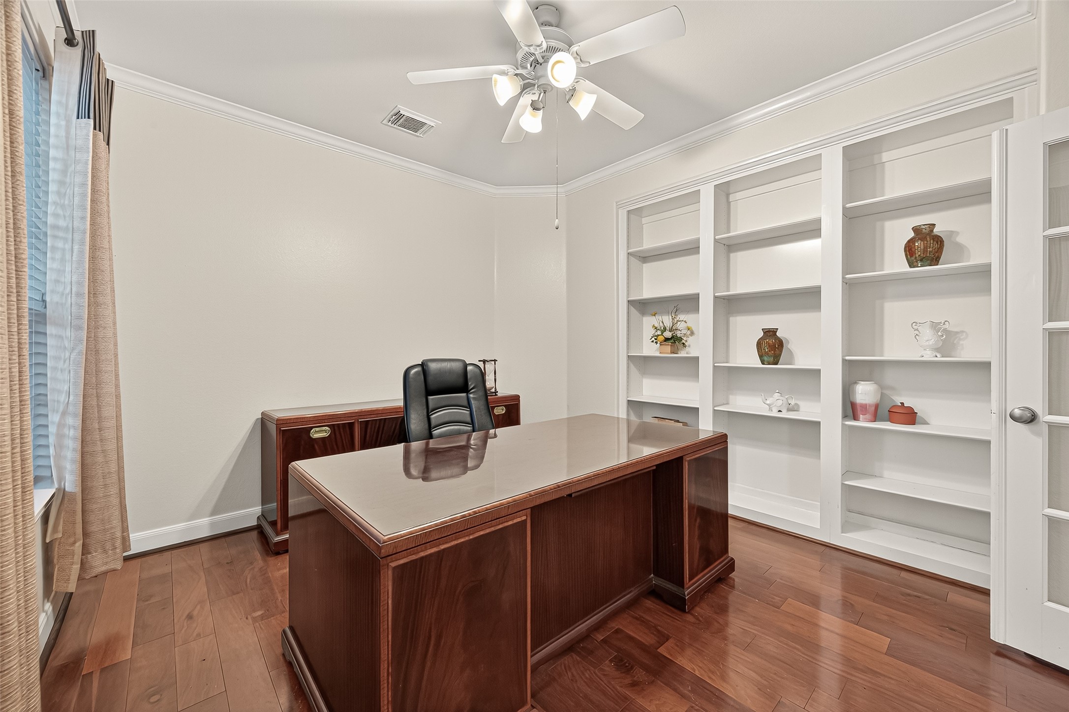 4802 North Pine Brook Way Houston, TX 77059 - Photo 7 of 47