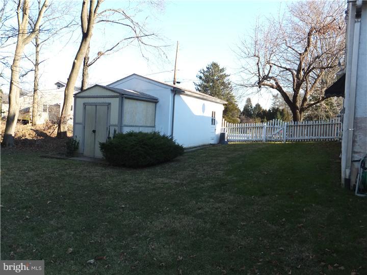 879 Wagon Road Blue Bell, PA 19422 - Photo 3 of 20 Gallery Image 3