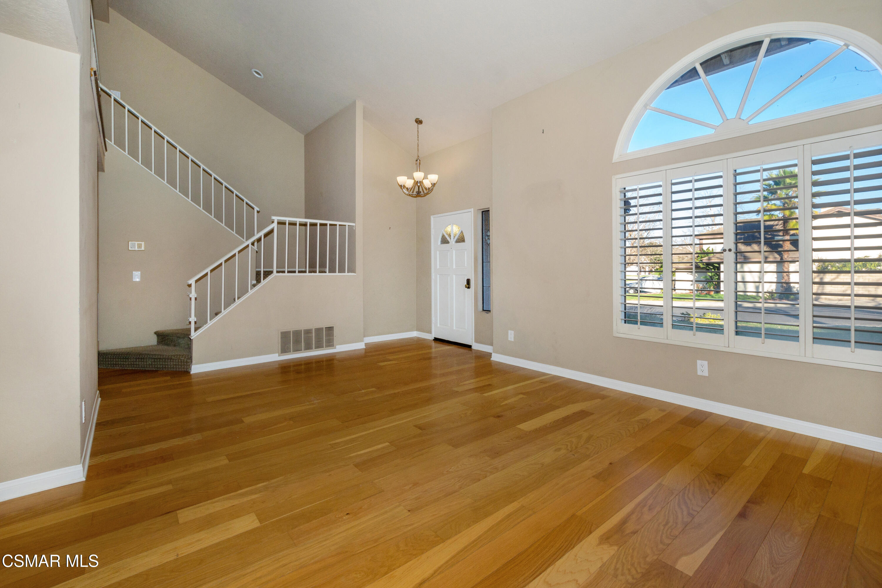 4019 Conejo Mesa Street Moorpark, CA 93021 - Photo 7 of 29 living room 4019 Conejo Mesa St_