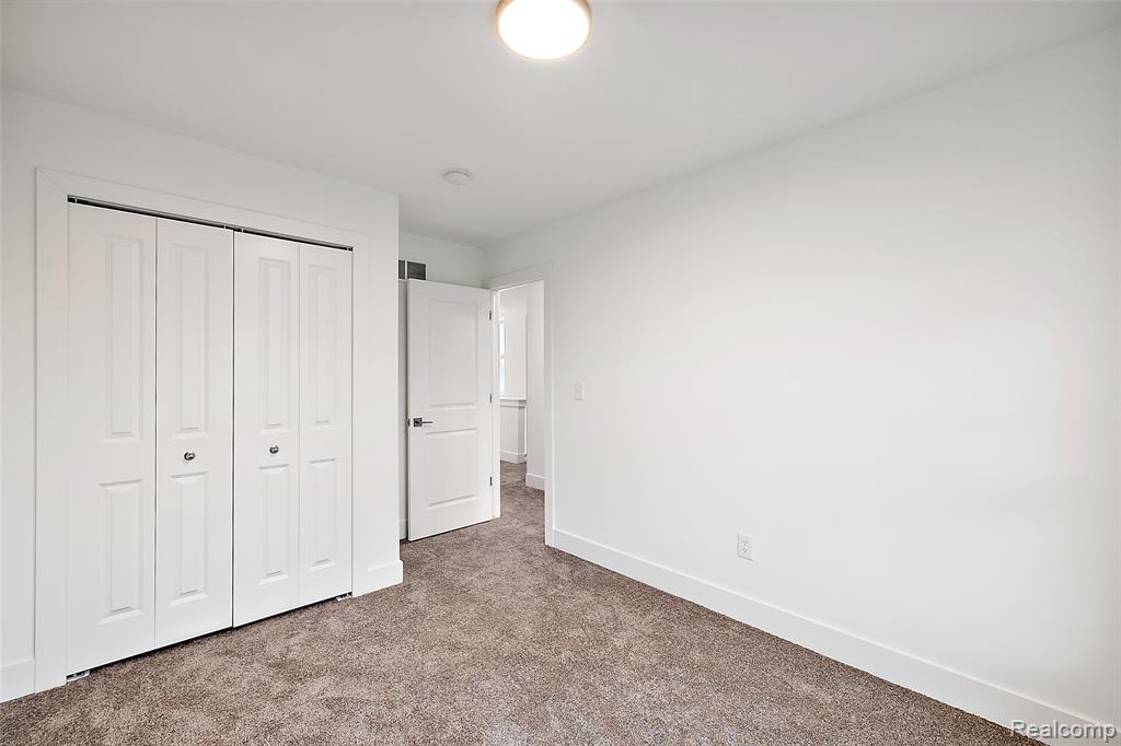 2829 Summers Place Troy, MI 48084 - Photo 33 of 37