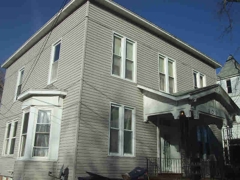 809 North Sherman Street Bay City, MI 48708 - Photo 1 of 6