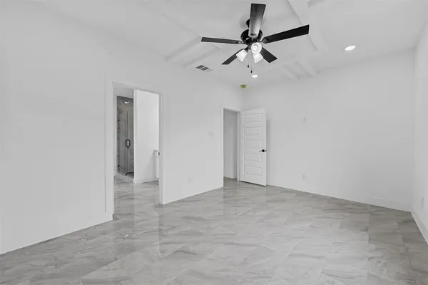 $299,990 | 306 Day Drive, Mabank, TX 75147