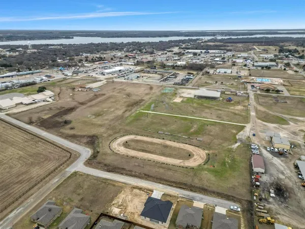 $299,990 | 306 Day Drive, Mabank, TX 75147