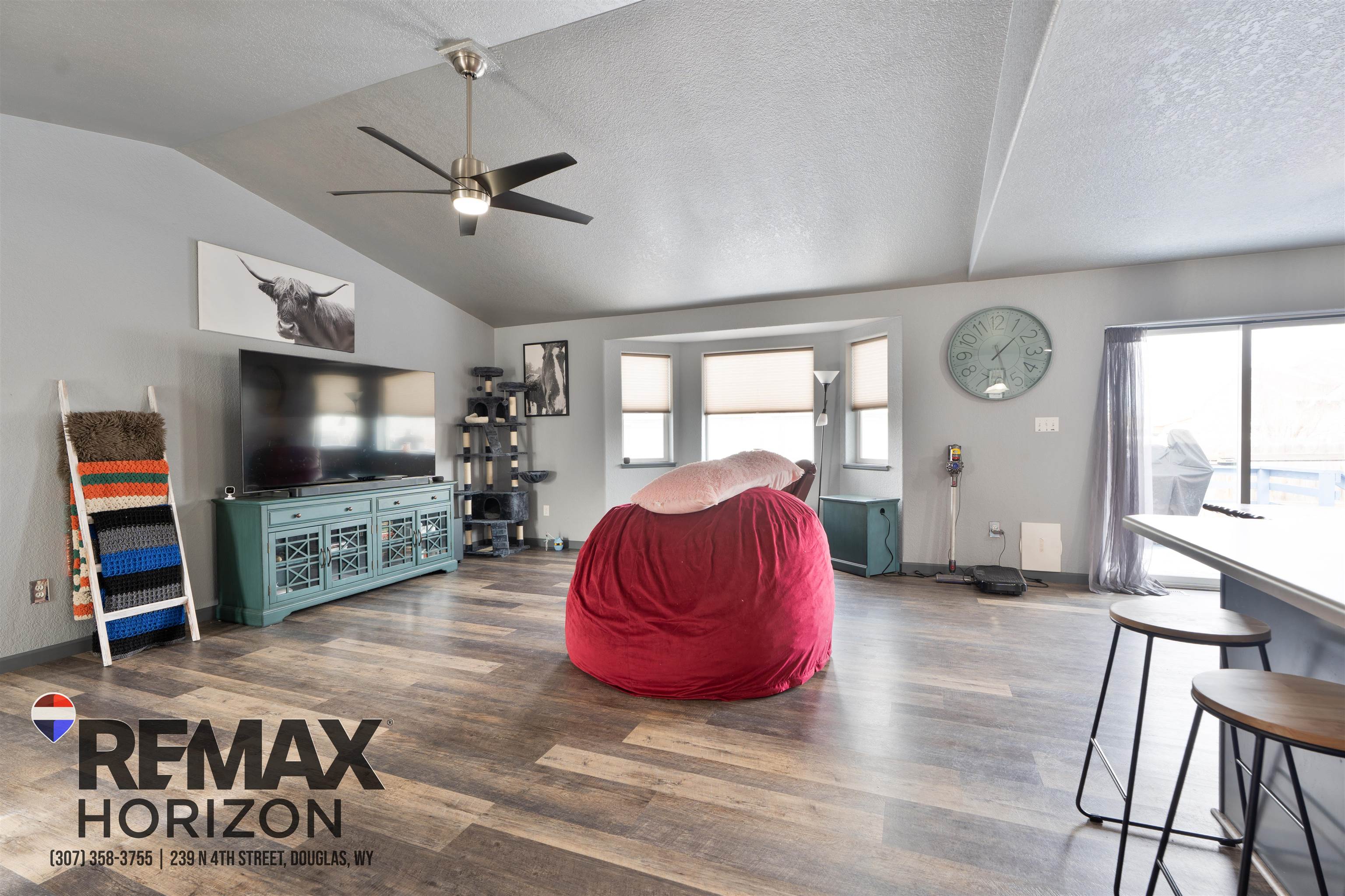 118 Bow Street Douglas, WY 82633 - Photo 6 of 39