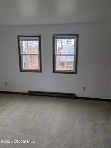 $825 | 539 Kenwood Avenue, Unit A, Bethlehem, NY 12054