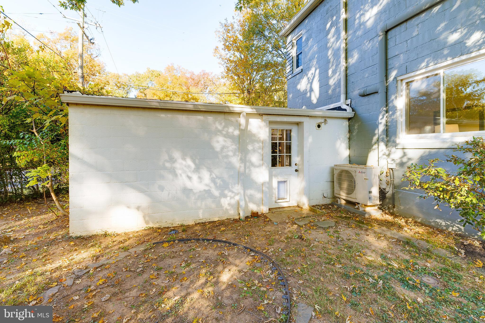 10 Hillside Road Greenbelt, MD 20770 - Photo 46 of 50 a backyard of a house