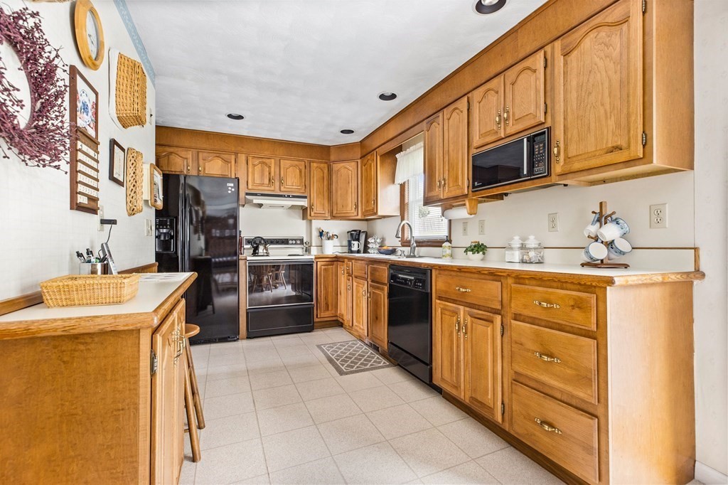 28 Bulow Road Hingham, MA 02043 - Photo 17 of 42 Gallery Image 17