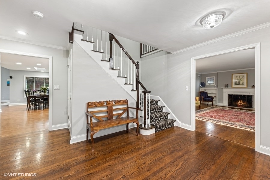 6 Charleston Road Hinsdale, IL 60521 - Photo 2 of 34 Gallery Image 2
