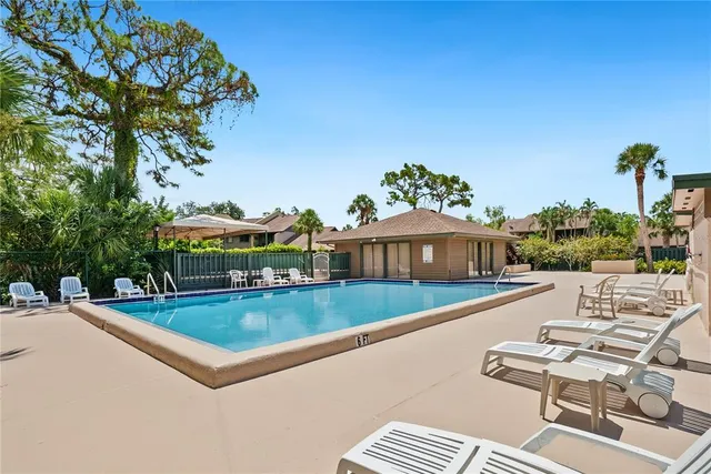 $189,900 | 928 Sunridge Drive, Unit F2, Sarasota, FL 34234