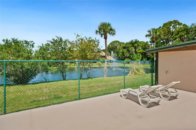 $189,900 | 928 Sunridge Drive, Unit F2, Sarasota, FL 34234