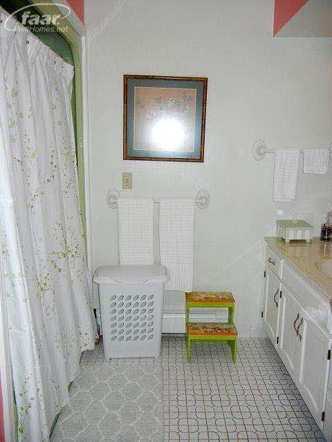 861 North Hintz Road Owosso, MI 48867 - Photo 28 of 44 20419785-27.JPG