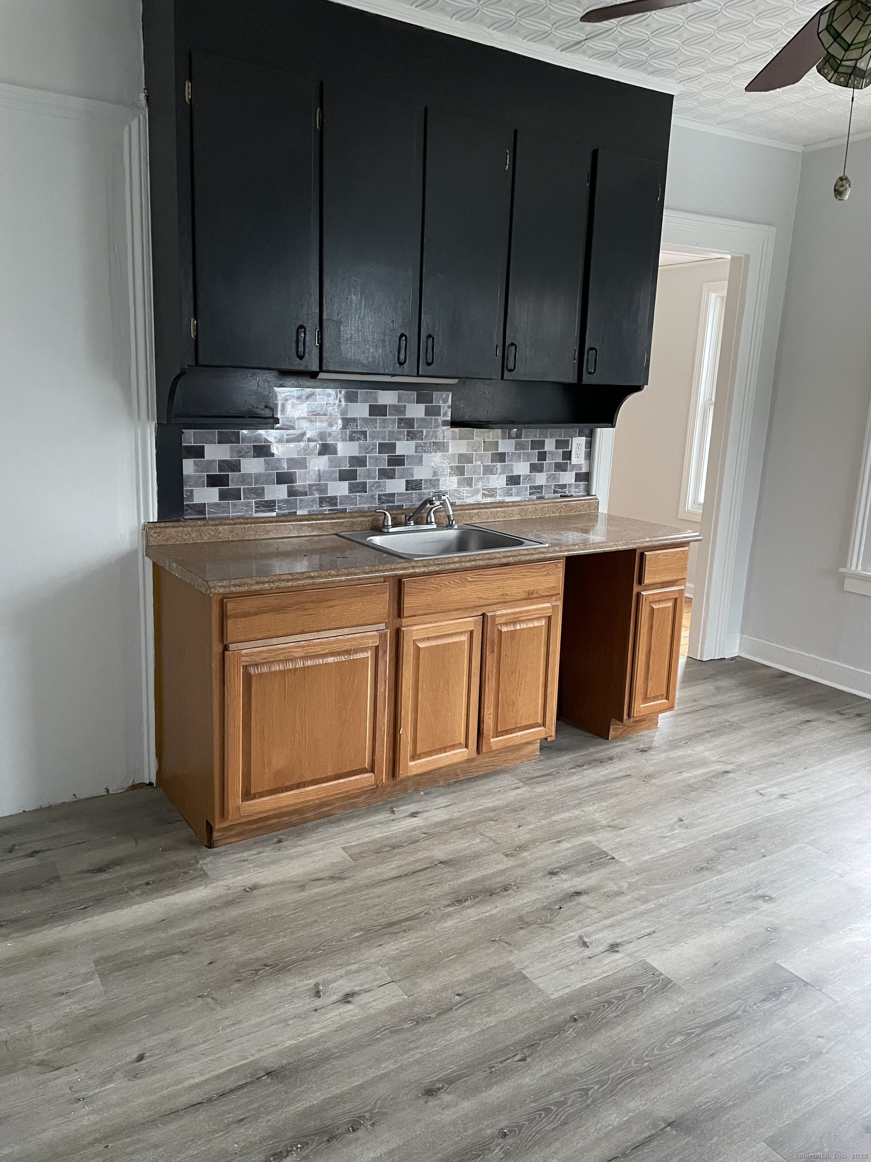 38 Myrtle Avenue Waterbury, CT 06708 - Photo 3 of 9