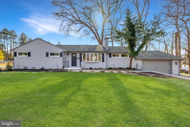 $499,000 | 240 Elm Avenue, Woodbury Heights, NJ 08097