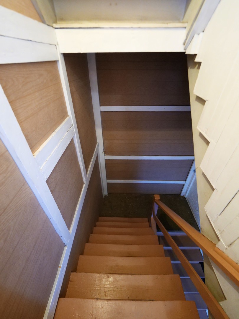 4556 South Justine Street Chicago, IL 60609 - Photo 43 of 50 a view of entryway